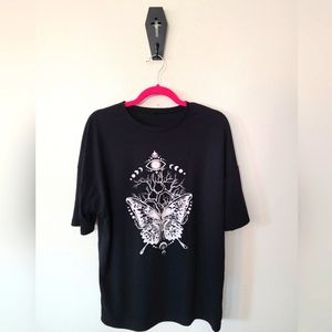 🦋 Womens Size L Halloween T-Shirt